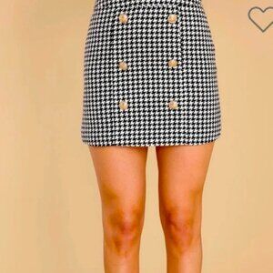 LIKE NEW Classic Black and White Houndstooth Skirt with Gold Buttons, Lulu’s